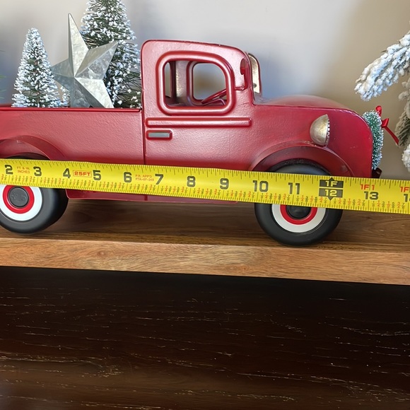Classic Red Holiday Pick Up Truck Decor - Picture 5 of 5